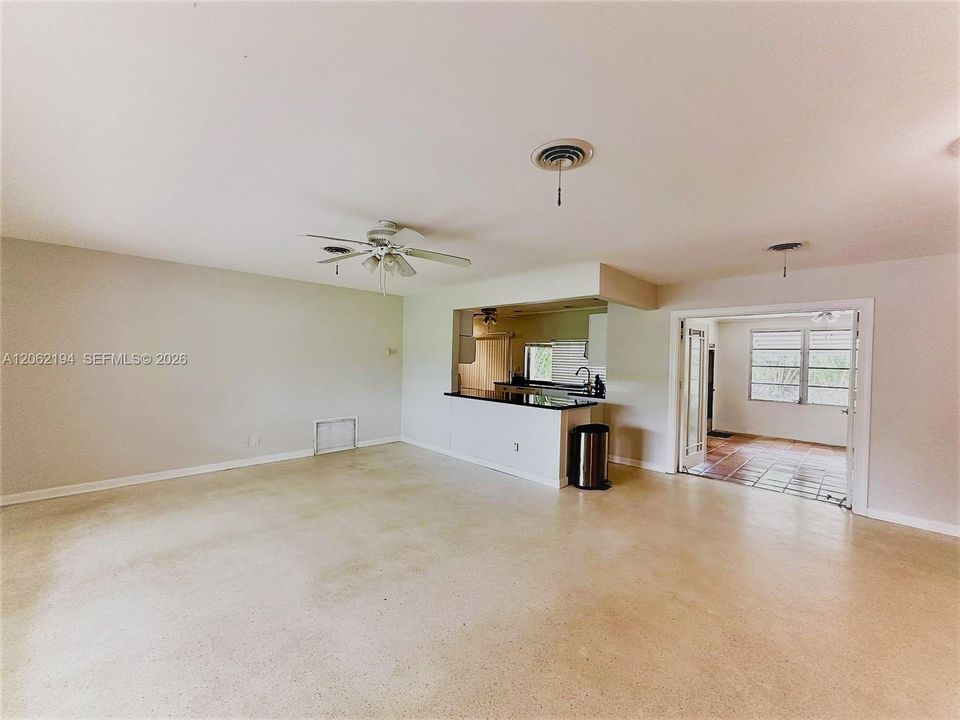 Recently Rented: $3,900 (3 beds, 2 baths, 1515 Square Feet)