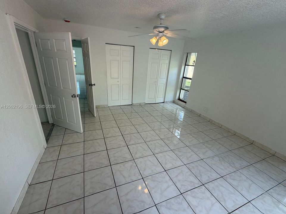 En Renta: $4,700 (4 camas, 3 baños, 2009 Pies cuadrados)