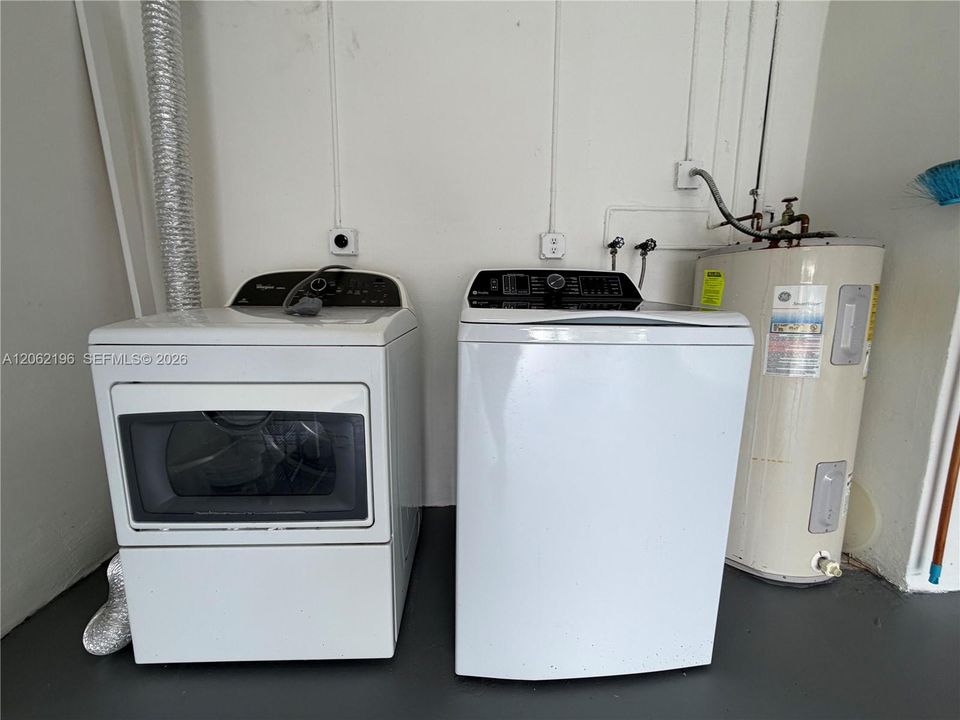 En Renta: $4,700 (4 camas, 3 baños, 2009 Pies cuadrados)