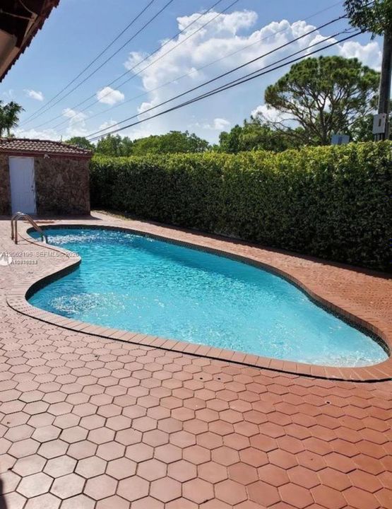 En Renta: $4,700 (4 camas, 3 baños, 2009 Pies cuadrados)