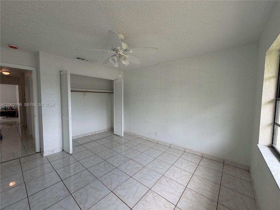 En Renta: $4,700 (4 camas, 3 baños, 2009 Pies cuadrados)