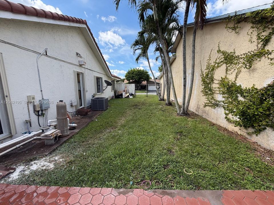 En Renta: $4,700 (4 camas, 3 baños, 2009 Pies cuadrados)