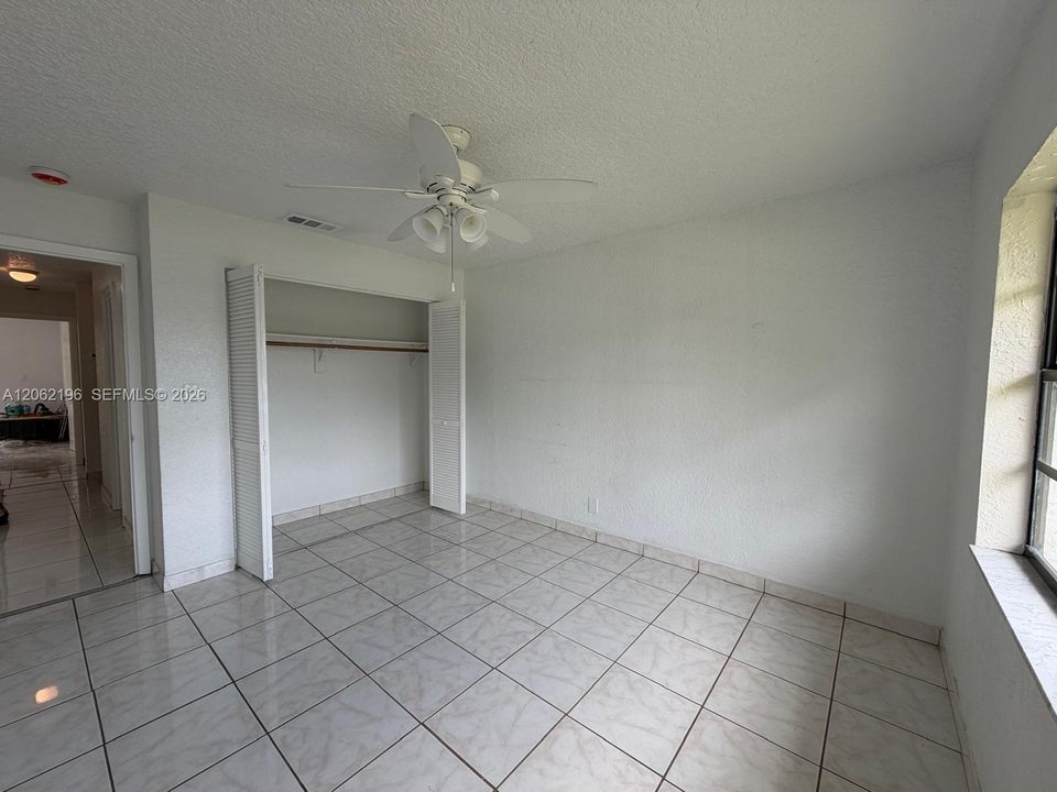 En Renta: $4,700 (4 camas, 3 baños, 2009 Pies cuadrados)