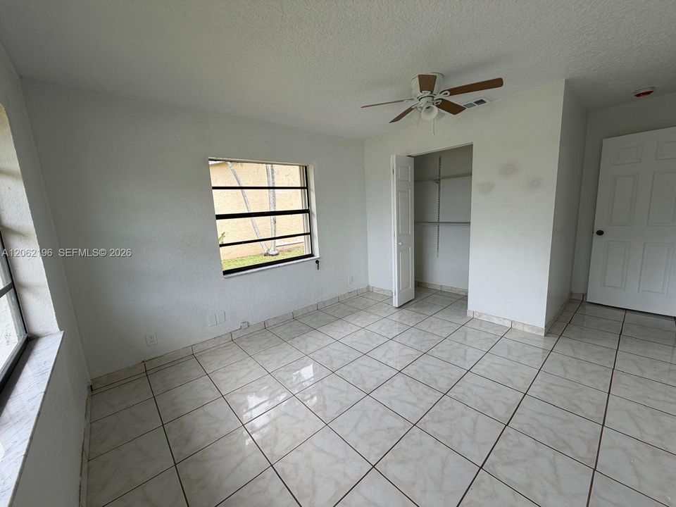 En Renta: $4,700 (4 camas, 3 baños, 2009 Pies cuadrados)