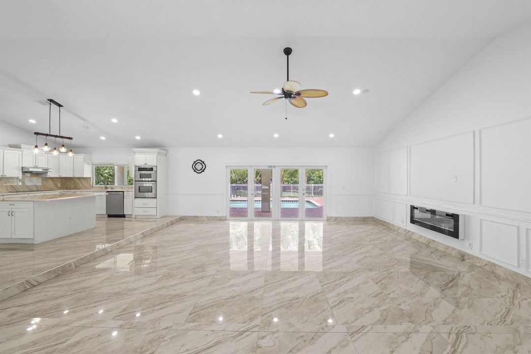 6344 NW 74th Terr - 14.jpg-SMALL