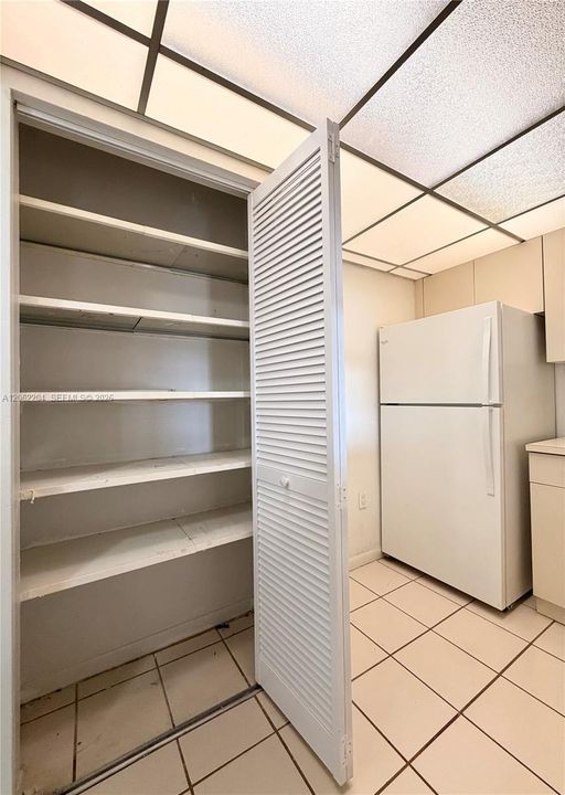 В аренду: $2,100 (2 спален, 1 ванн, 890 Квадратных фут)