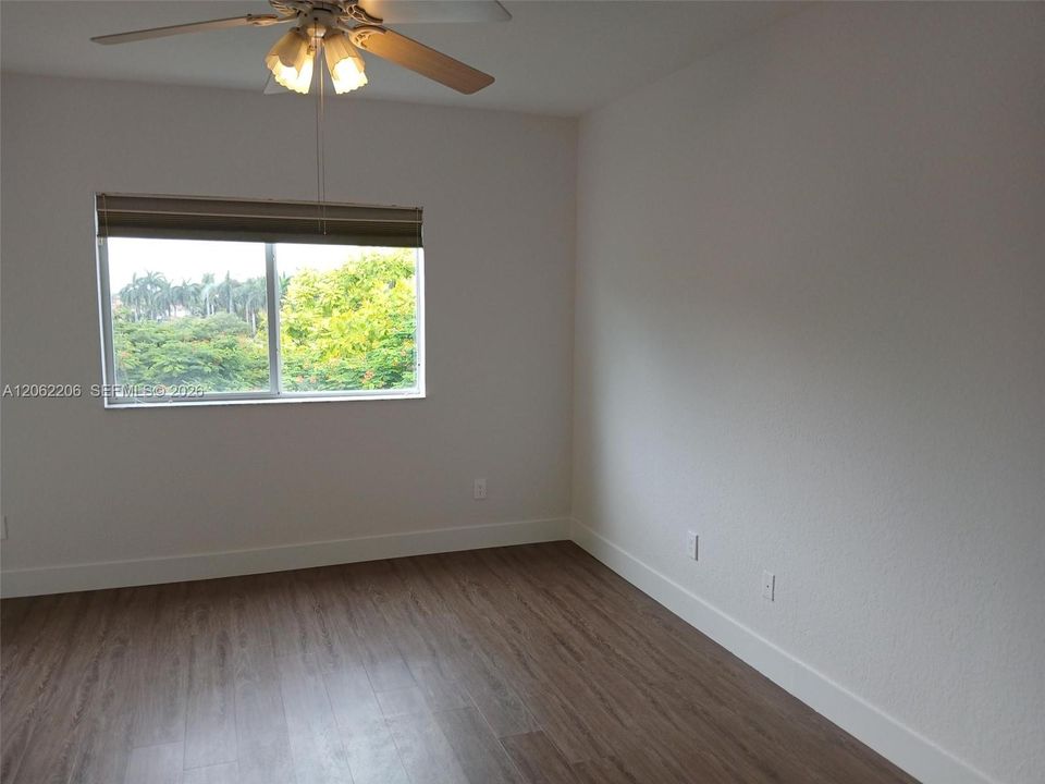 В аренду: $3,800 (3 спален, 2 ванн, 1710 Квадратных фут)