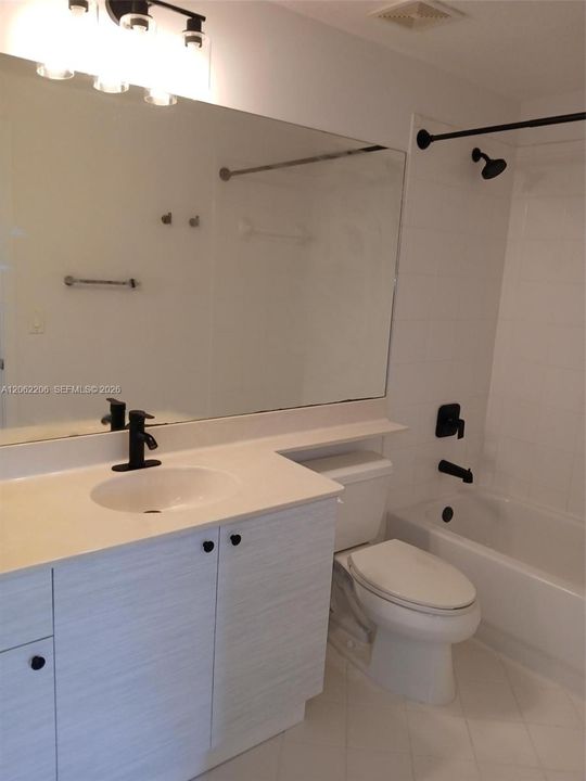 В аренду: $3,800 (3 спален, 2 ванн, 1710 Квадратных фут)