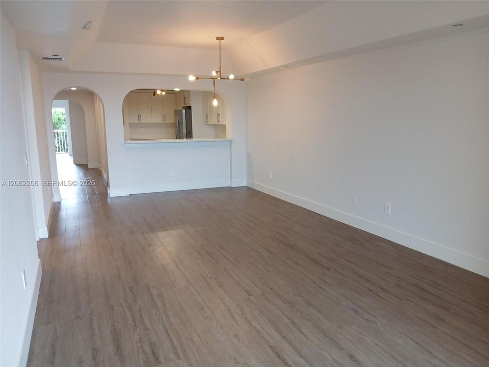 В аренду: $3,800 (3 спален, 2 ванн, 1710 Квадратных фут)
