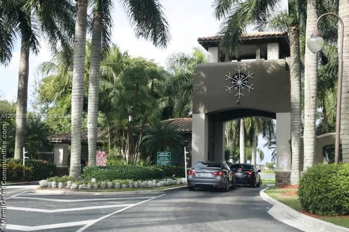 DORAL ISLE GATE ENTRY