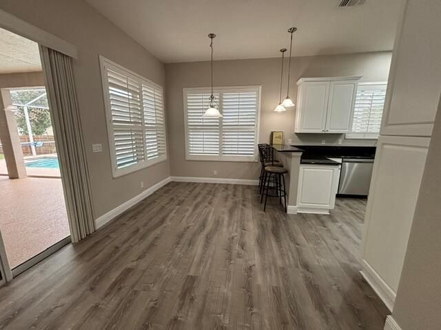 eat in kitchen area