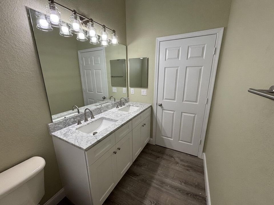 2nd bathroom