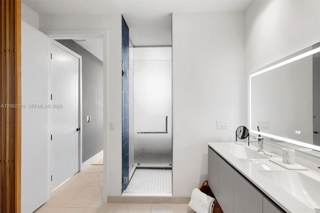 В аренду: $3,950 (1 спален, 1 ванн, 721 Квадратных фут)