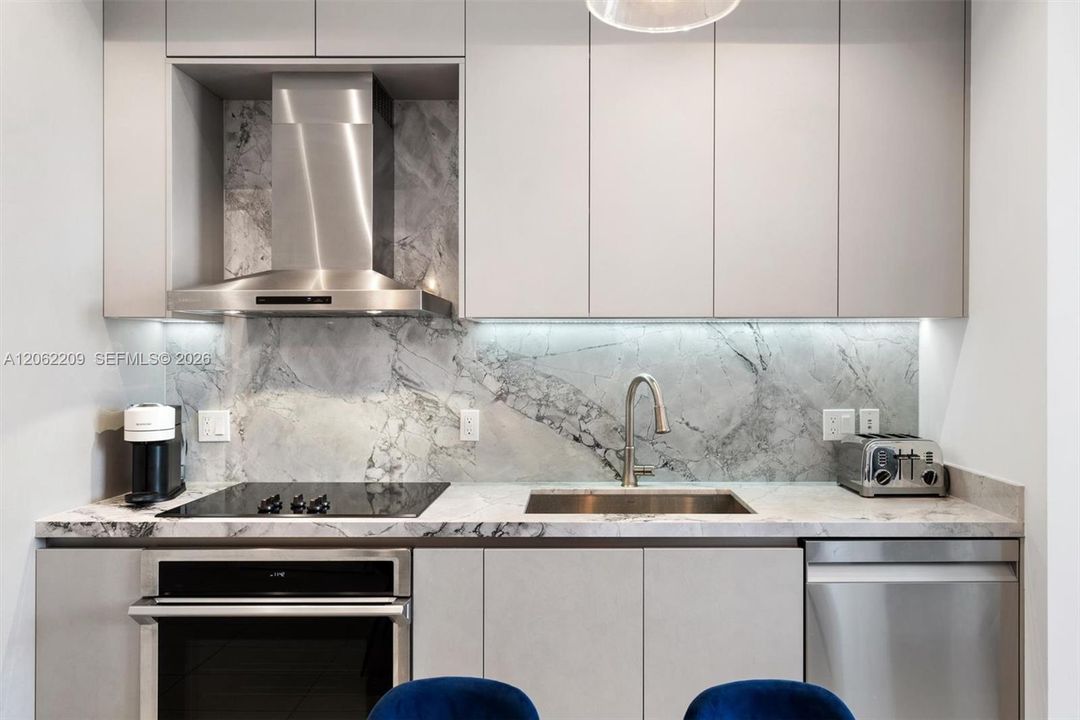 В аренду: $3,950 (1 спален, 1 ванн, 721 Квадратных фут)