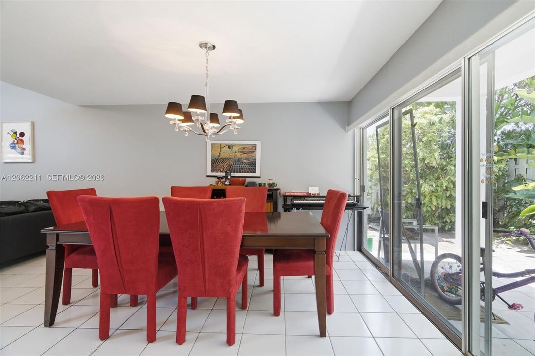 В аренду: $3,990 (3 спален, 2 ванн, 1451 Квадратных фут)