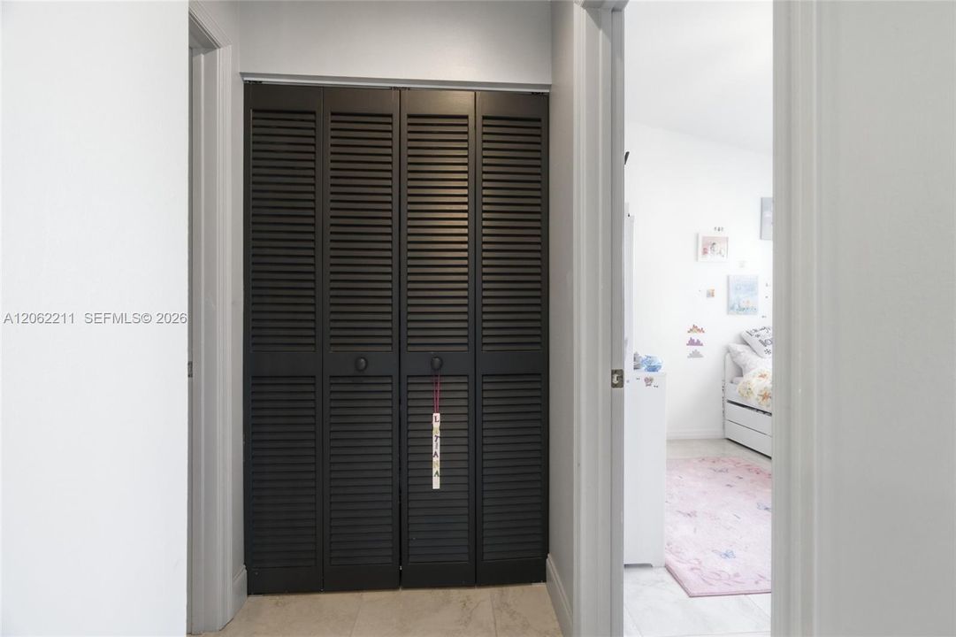 В аренду: $3,990 (3 спален, 2 ванн, 1451 Квадратных фут)