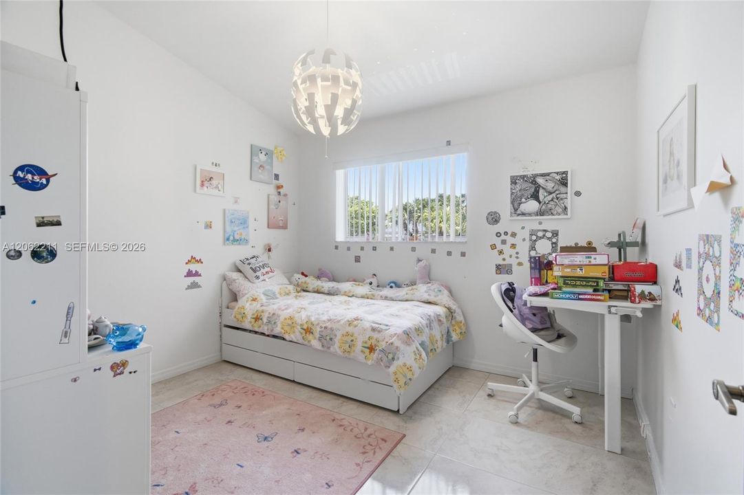 В аренду: $3,990 (3 спален, 2 ванн, 1451 Квадратных фут)