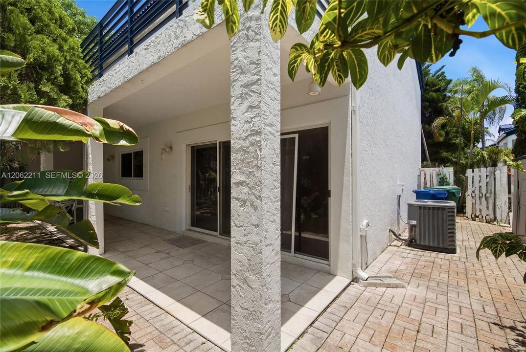 В аренду: $3,990 (3 спален, 2 ванн, 1451 Квадратных фут)