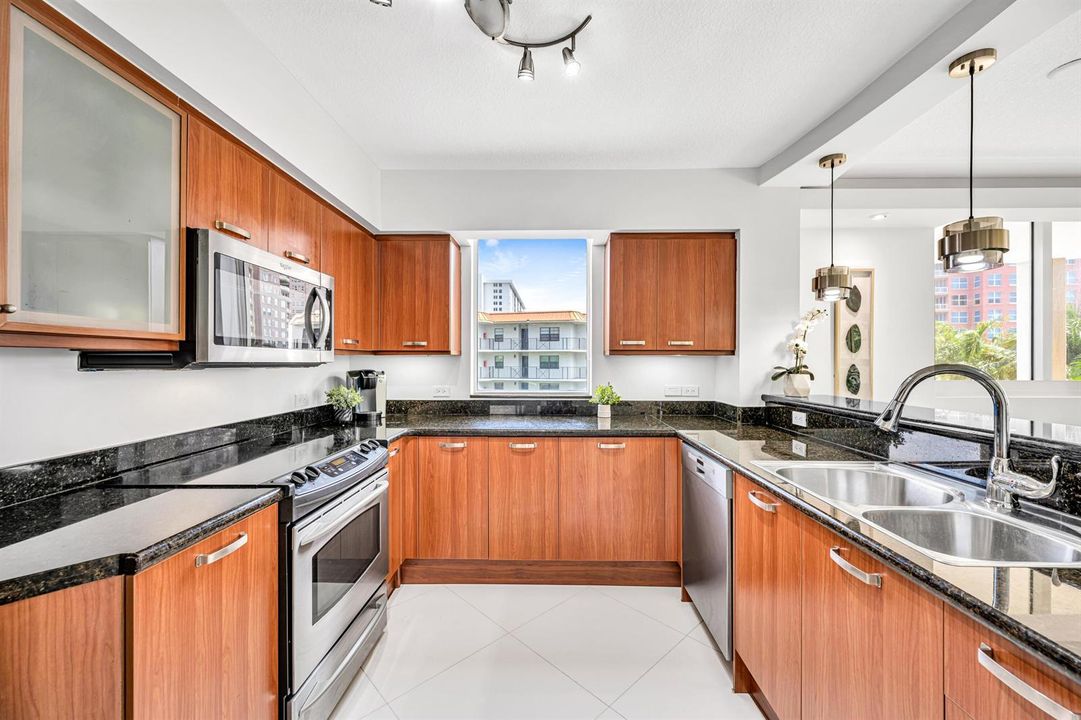 2011 N OCEAN BLVD #405N-25