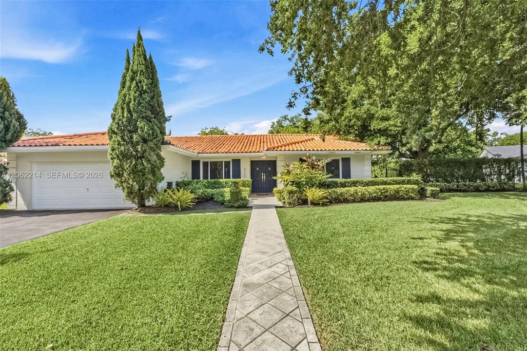 En Venta: $1,150,000 (3 camas, 2 baños, 2154 Pies cuadrados)