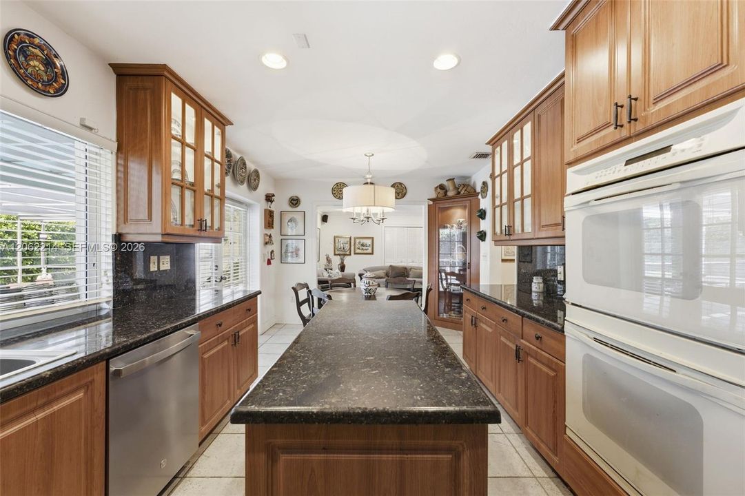 En Venta: $1,150,000 (3 camas, 2 baños, 2154 Pies cuadrados)
