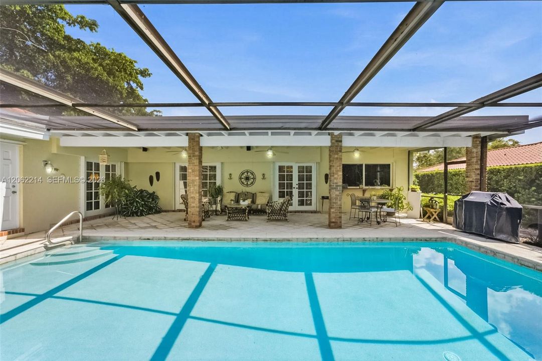 En Venta: $1,150,000 (3 camas, 2 baños, 2154 Pies cuadrados)