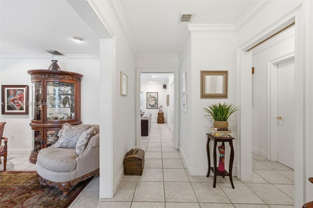 En Venta: $1,150,000 (3 camas, 2 baños, 2154 Pies cuadrados)