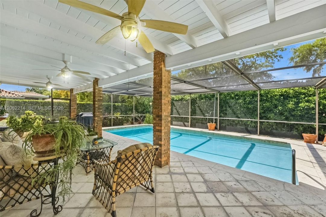 En Venta: $1,150,000 (3 camas, 2 baños, 2154 Pies cuadrados)