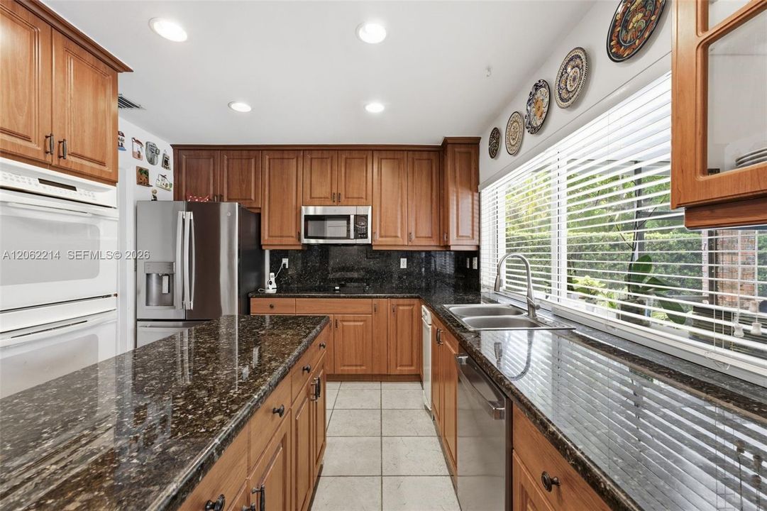 En Venta: $1,150,000 (3 camas, 2 baños, 2154 Pies cuadrados)