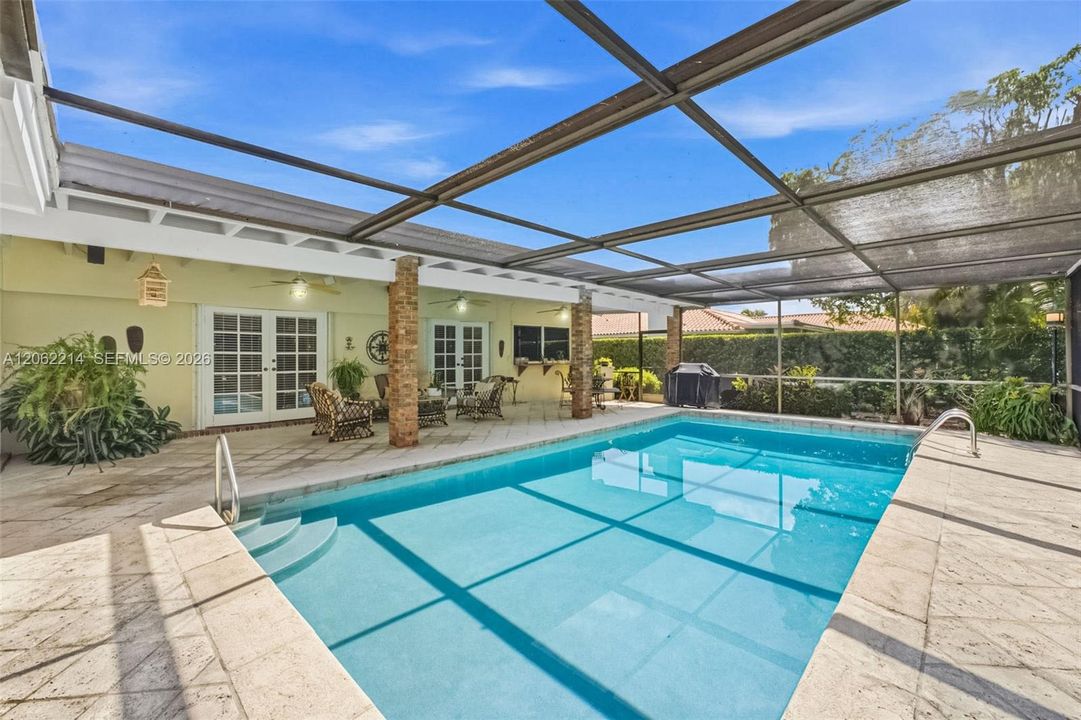 En Venta: $1,150,000 (3 camas, 2 baños, 2154 Pies cuadrados)