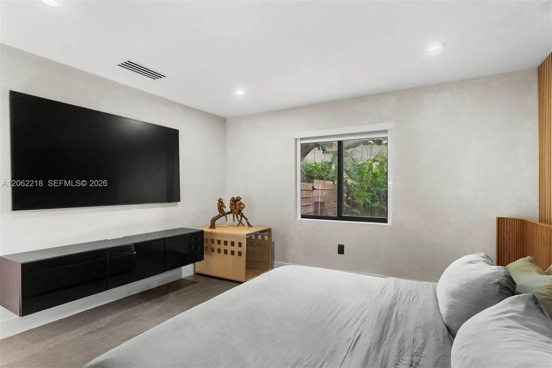 For Sale: $1,099,999 (0 beds, 0 baths, 1540 Square Feet)