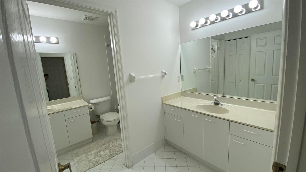 Full Bath Room 1