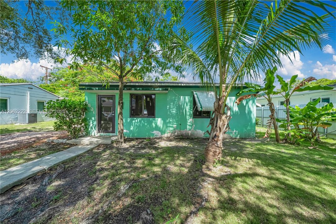 En Venta: $585,000 (2 camas, 1 baños, 780 Pies cuadrados)