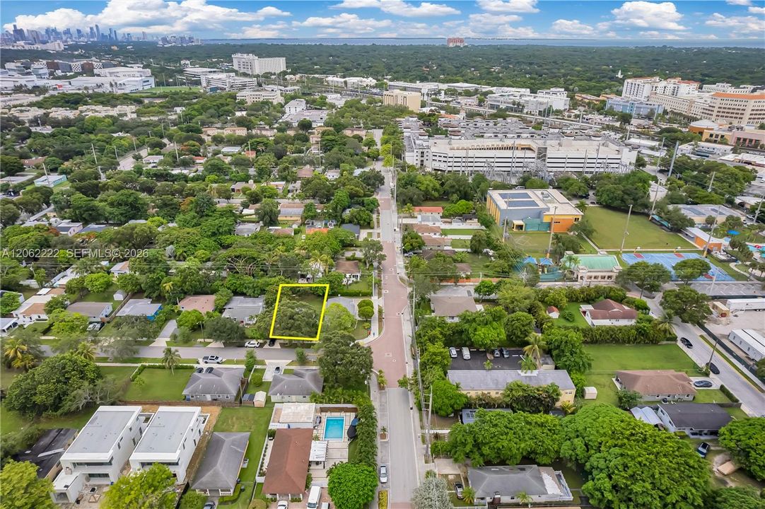 En Venta: $585,000 (2 camas, 1 baños, 780 Pies cuadrados)