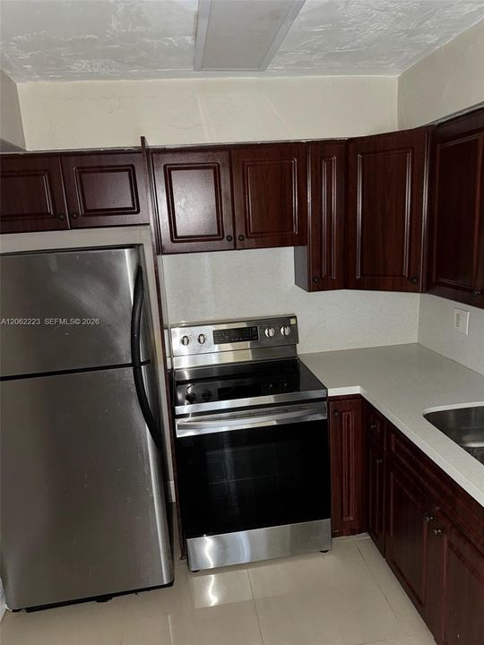 В аренду: $1,700 (1 спален, 1 ванн, 792 Квадратных фут)