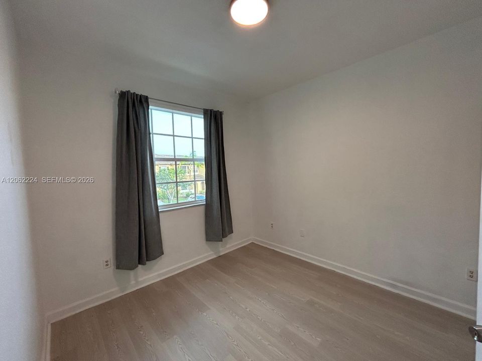 В аренду: $2,399 (3 спален, 2 ванн, 1150 Квадратных фут)