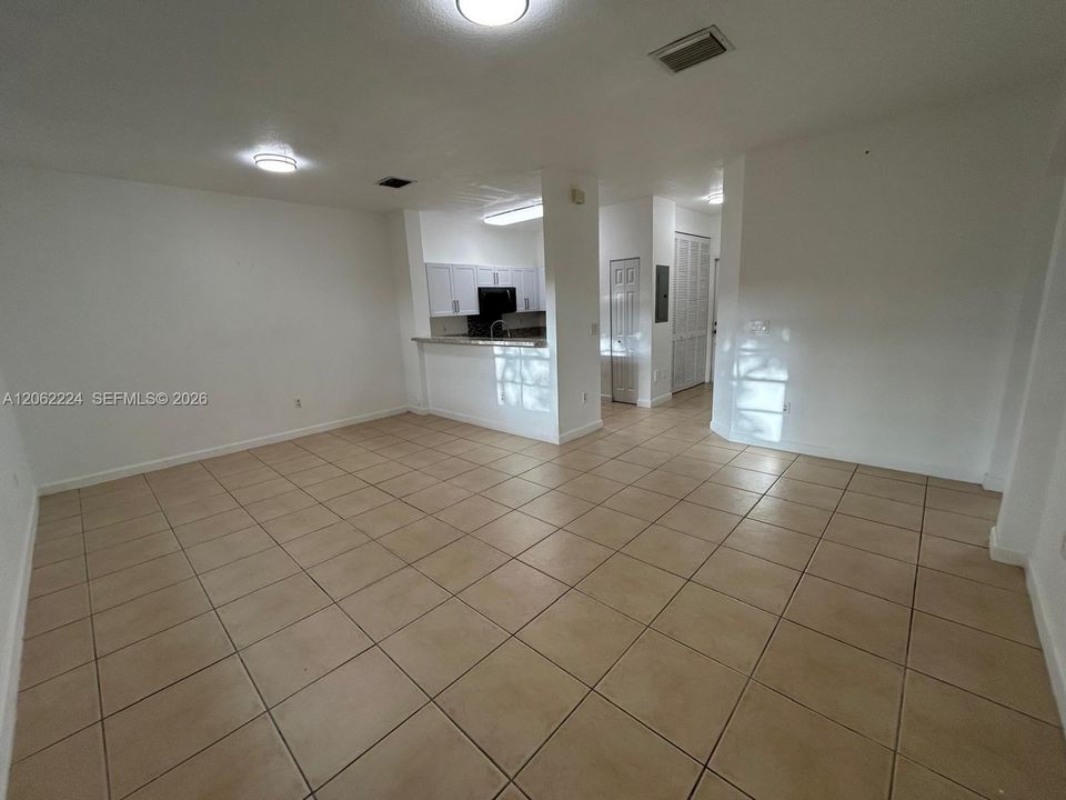 В аренду: $2,399 (3 спален, 2 ванн, 1150 Квадратных фут)