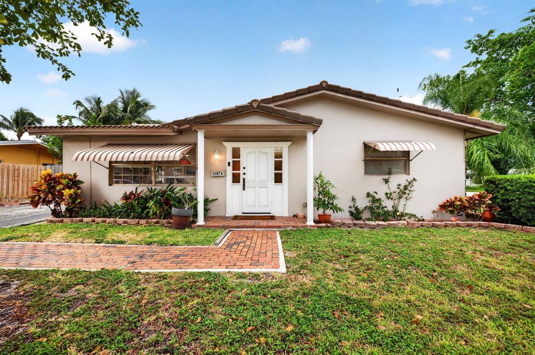 1-web-or-mls-699A2522