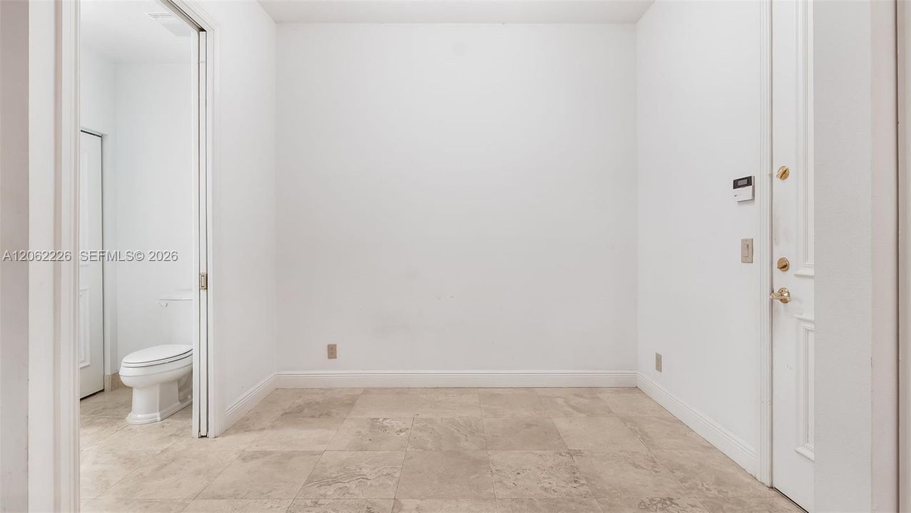 На продажу: $599,000 (3 спален, 2 ванн, 2043 Квадратных фут)