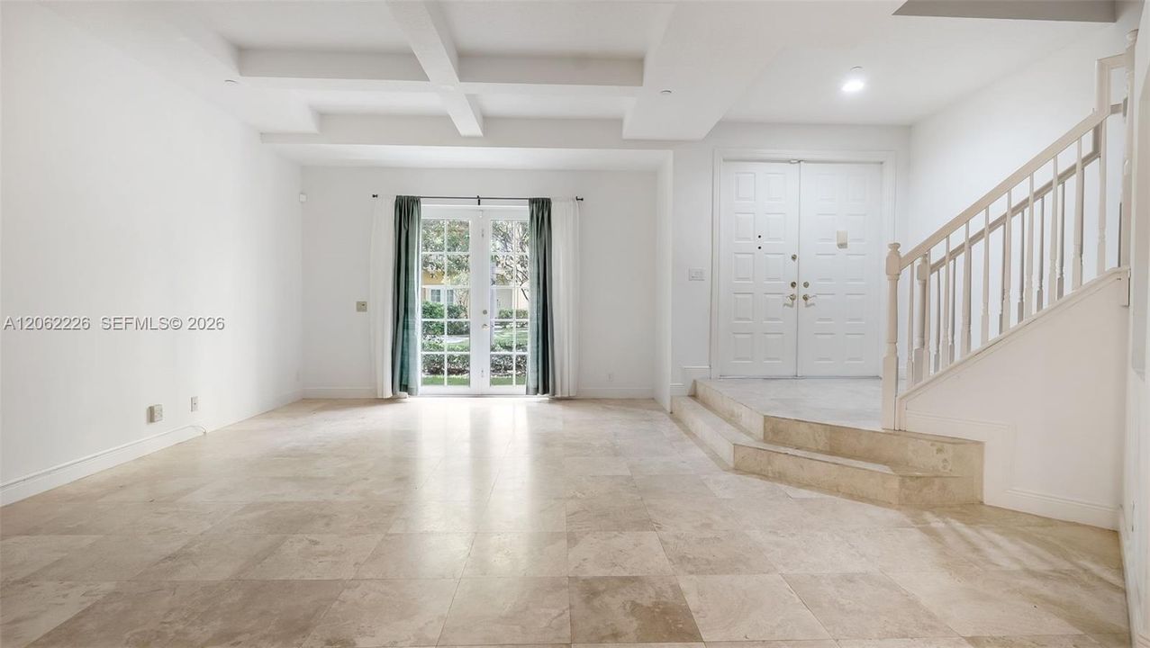 На продажу: $599,000 (3 спален, 2 ванн, 2043 Квадратных фут)