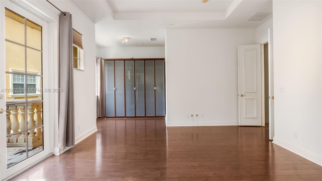 На продажу: $599,000 (3 спален, 2 ванн, 2043 Квадратных фут)
