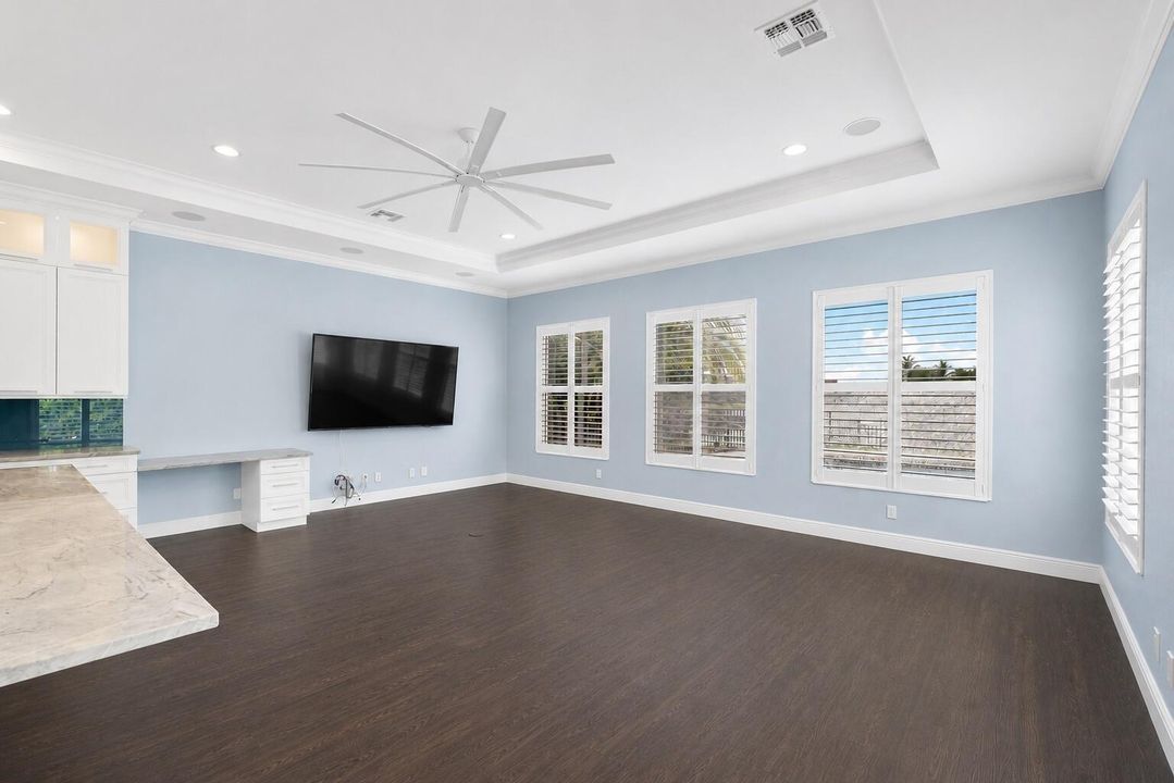 8050 Nw 121st Dr_042 2