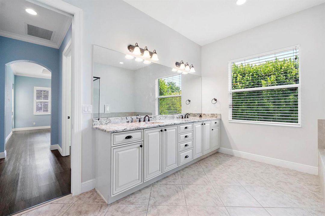 8050 Nw 121st Dr_053