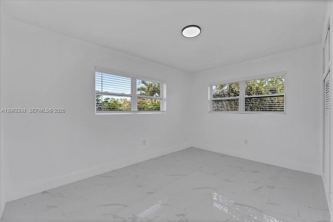 En Renta: $4,250 (3 camas, 2 baños, 1640 Pies cuadrados)