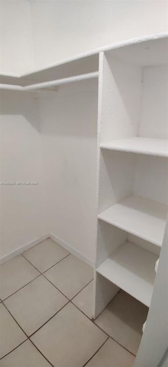 For Sale: $194,900 (1 beds, 1 baths, 598 Square Feet)