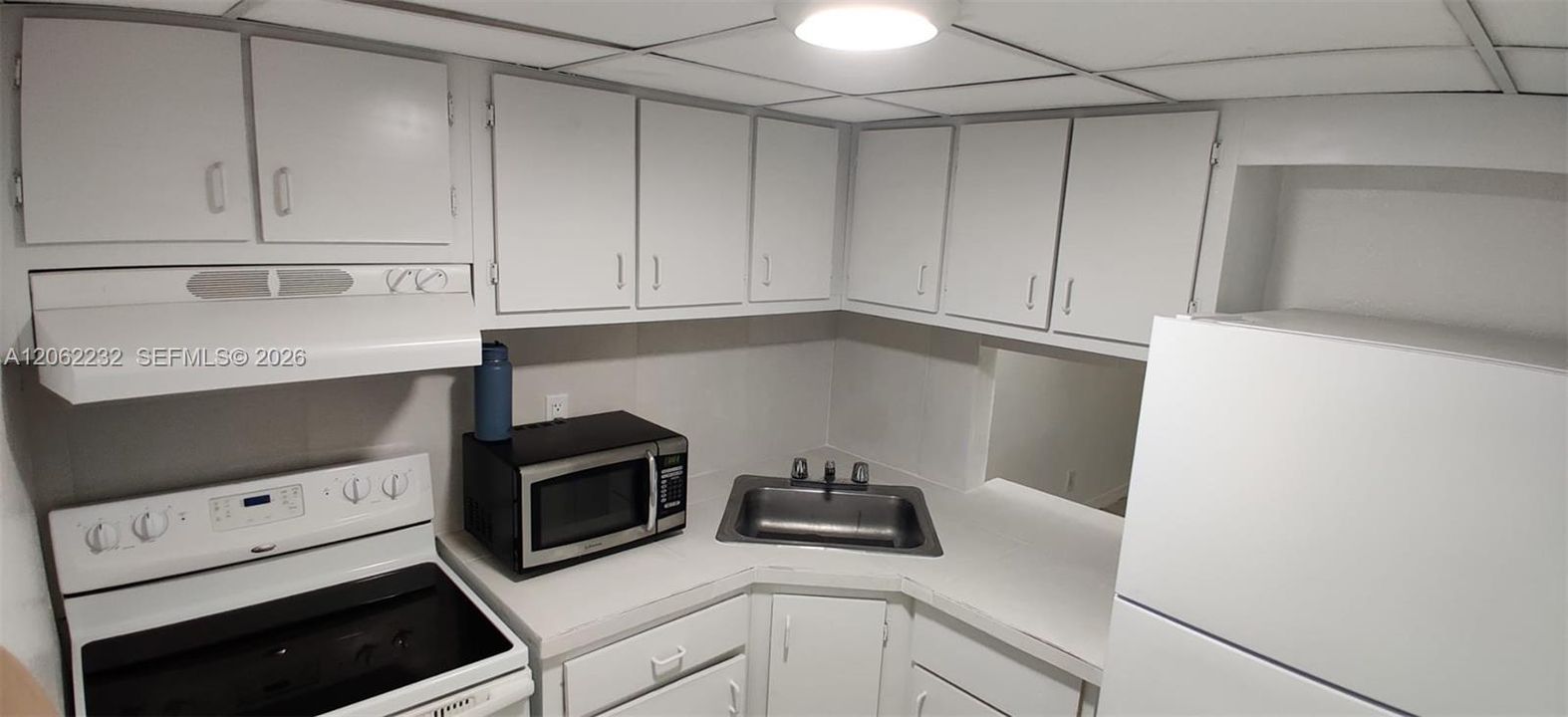 For Sale: $194,900 (1 beds, 1 baths, 598 Square Feet)