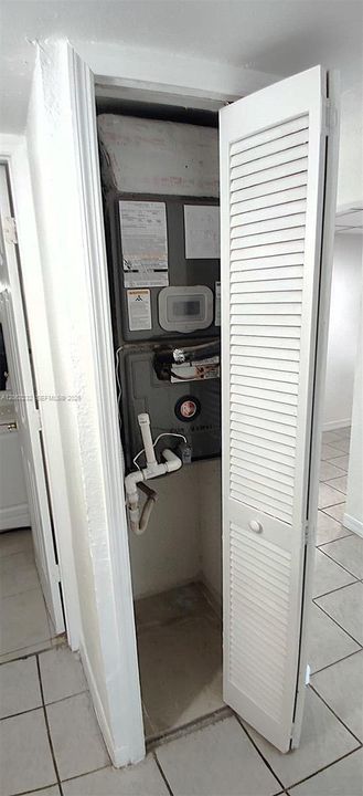 For Sale: $194,900 (1 beds, 1 baths, 598 Square Feet)