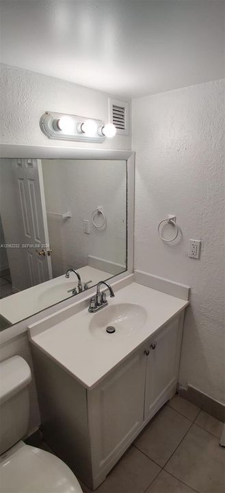For Sale: $194,900 (1 beds, 1 baths, 598 Square Feet)