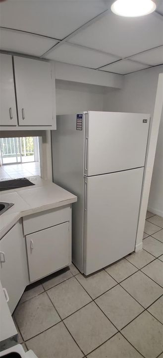 For Sale: $194,900 (1 beds, 1 baths, 598 Square Feet)
