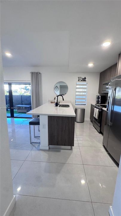 En Renta: $3,700 (5 camas, 4 baños, 1902 Pies cuadrados)
